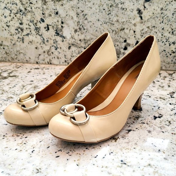 Croft&Barrow  Size 8 ,tan. 3 inch heels - Picture 1 of 6